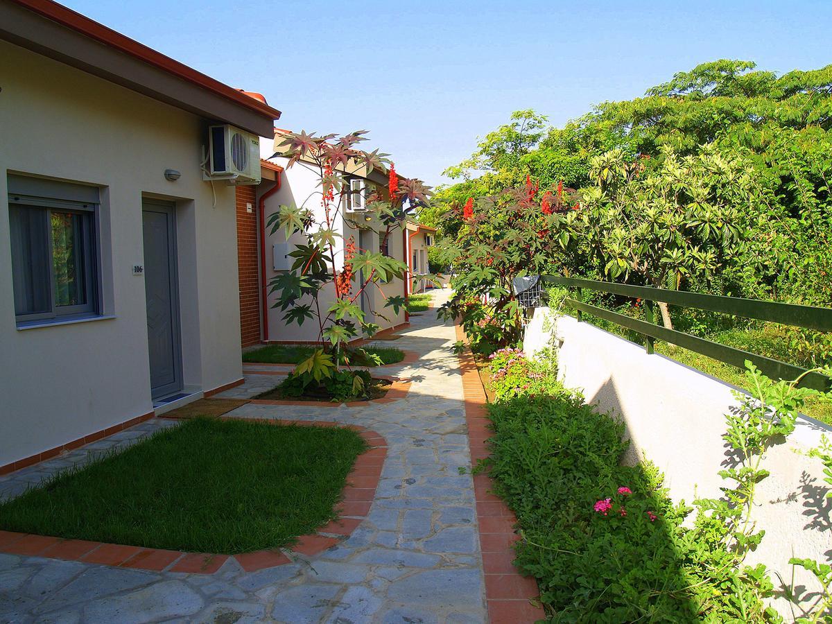 Apartment Village Mare Residences